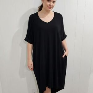 TAHARI XL Black Oversized V-Neck T-Shirt Dress Rayon Spandex Midi Pockets Lagenl
